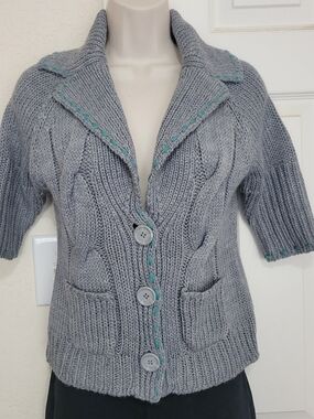Pout Gray Cable Knit Short-Sleeve Cardigan with Teal Accent Stitching